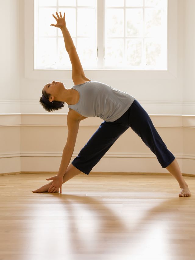 9 Best Yoga Poses For Women's Health 10 Triangle-Pose