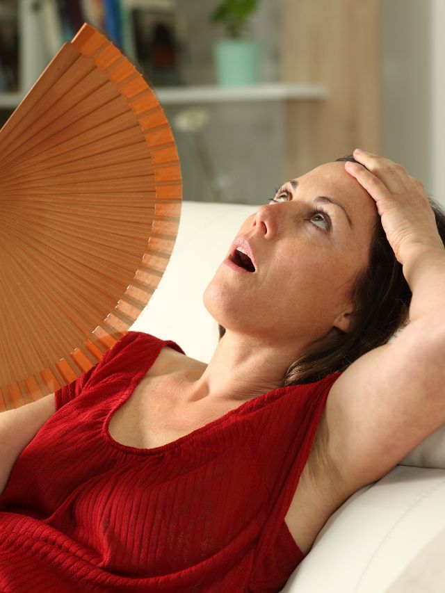 Read more about the article YOGA TECHNIQUES TO CONTROL BODY HEAT