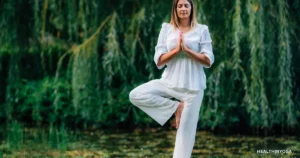 Read more about the article Tree Pose Variations: 2 Ways To Get Creative